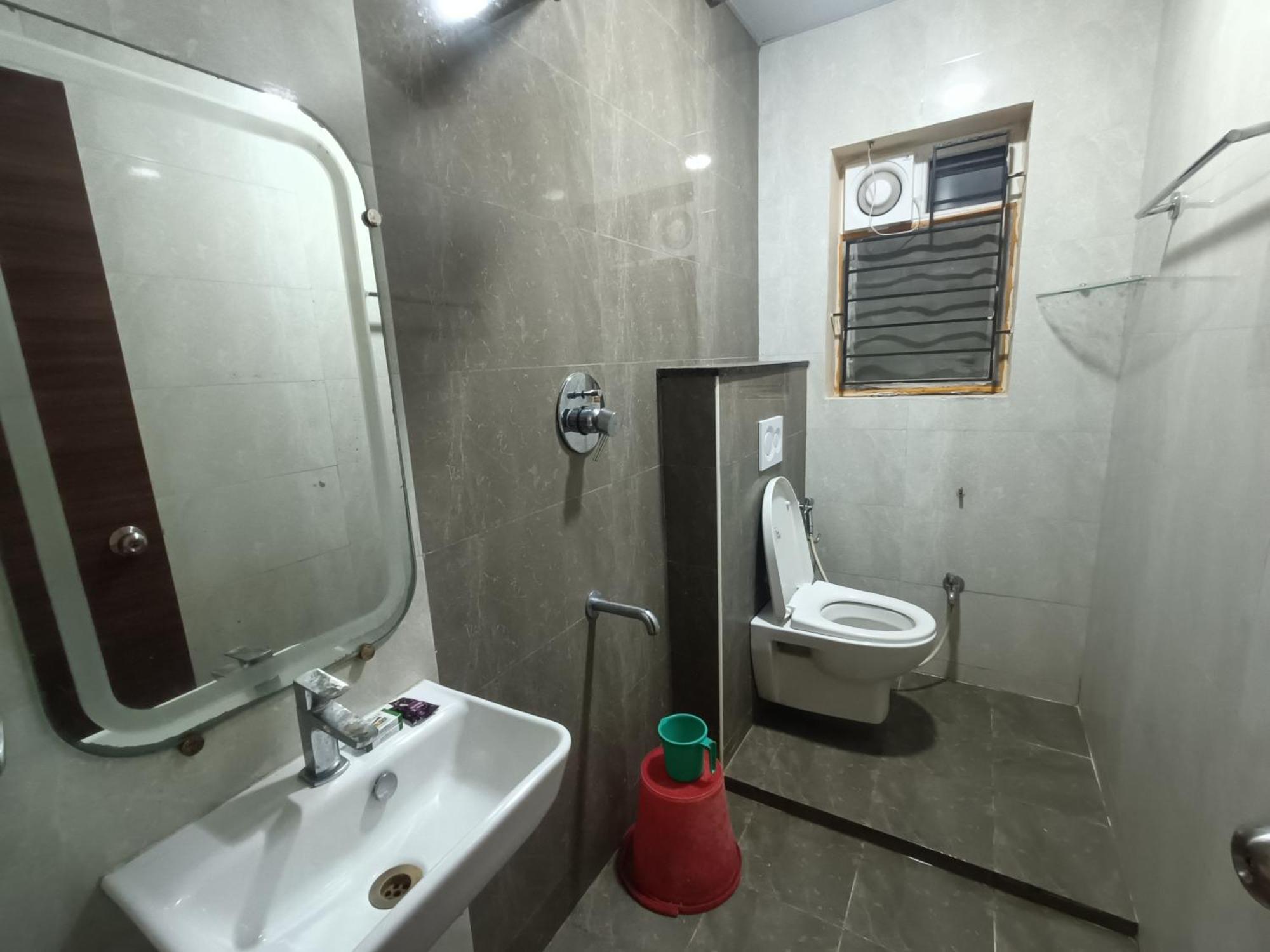 Mrv Inn Triplicane Chennai Exterior photo